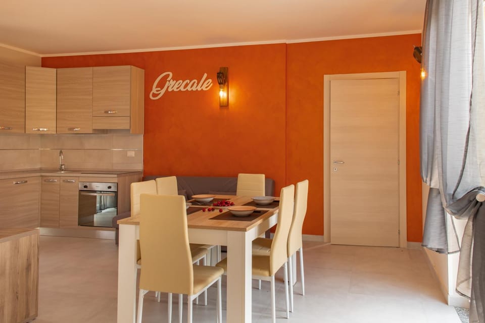 Property building, Kitchen or kitchenette, Living room