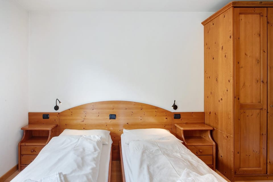 Property building, Living room, Bedroom