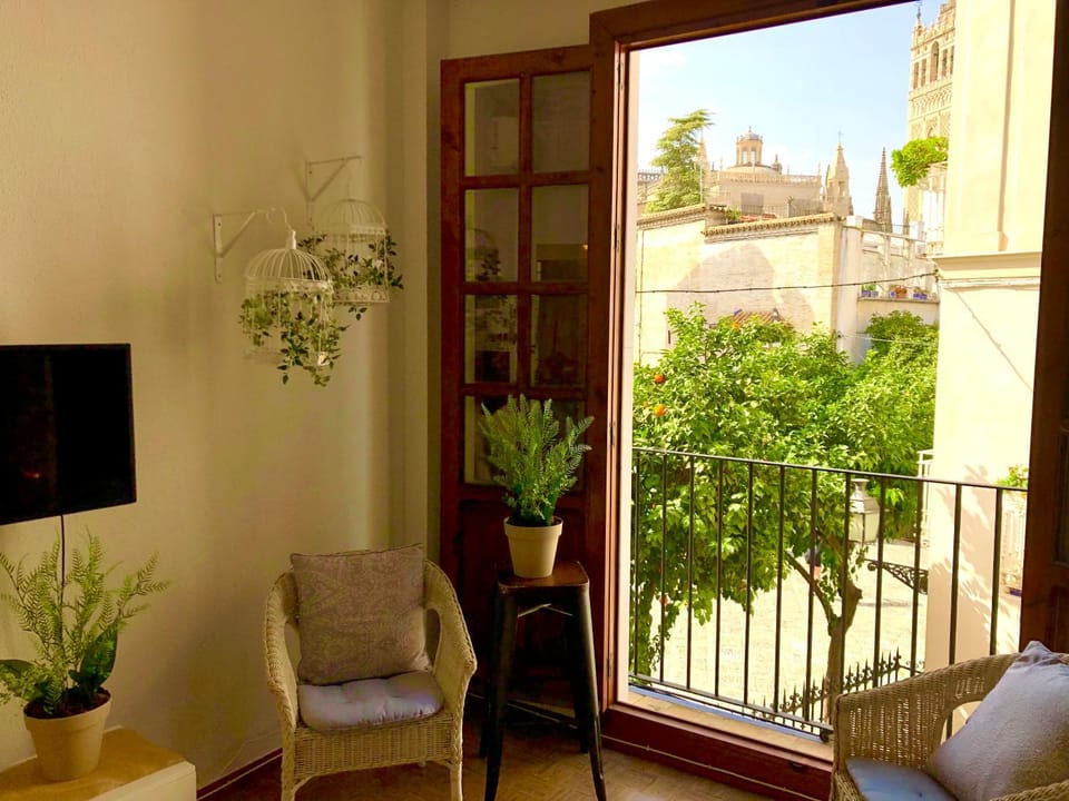 Patio, Communal lounge/ TV room, TV and multimedia, View (from property/room), Balcony/Terrace, Living room, Seating area, Evening entertainment, Garden view