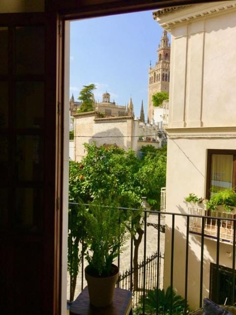 View (from property/room), Balcony/Terrace, City view