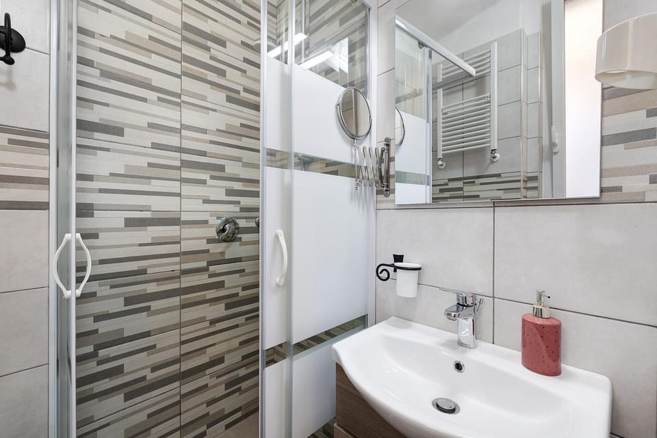 Bathroom, Living room
