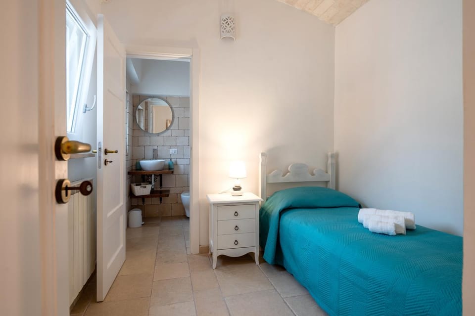 Property building, Bathroom, Living room