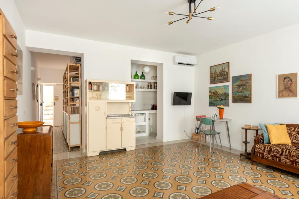 TV and multimedia, Living room, Dining area