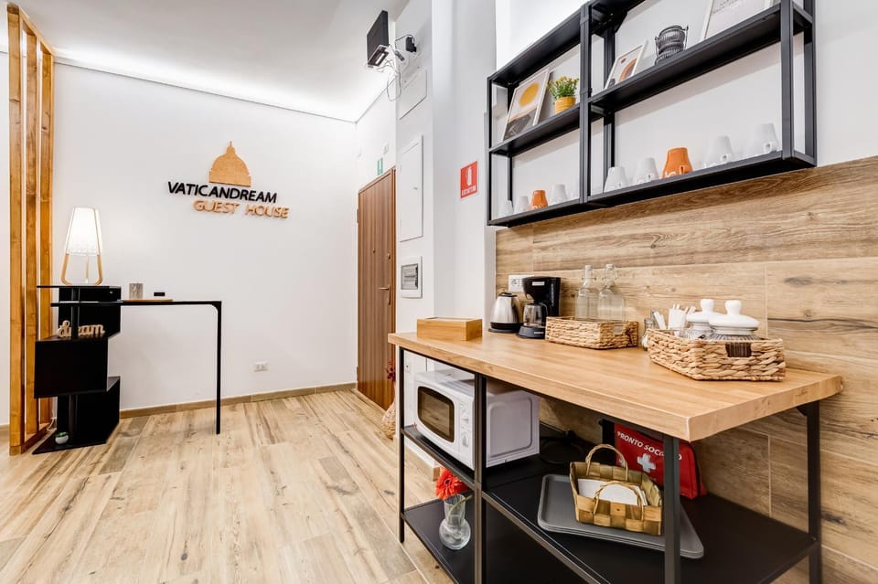 VATICANDREAM GUEST HOUSE Bed and Breakfast in Rome