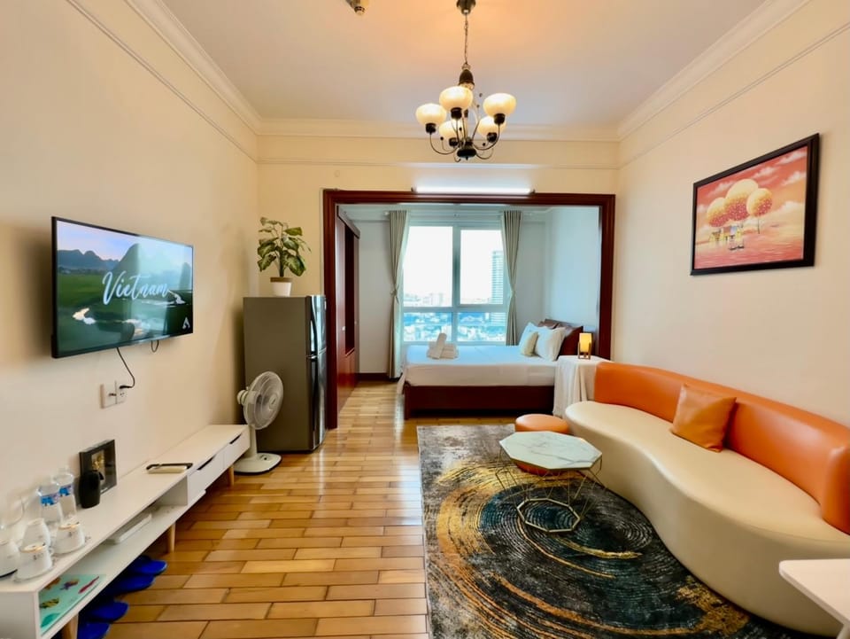 Communal lounge/ TV room, TV and multimedia, Living room, Seating area, Evening entertainment