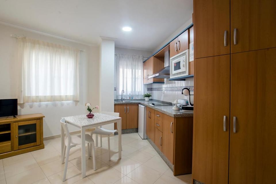 AMAT Apartments - Adults only Recomended - Playa El Bajondillo Apartment in Torremolinos
