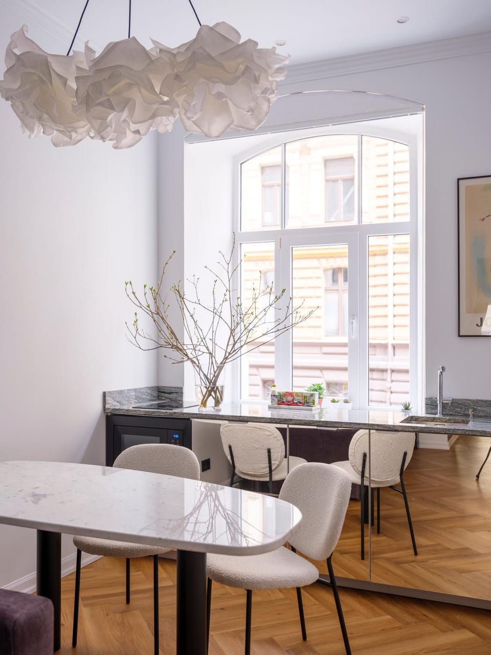 Kitchen or kitchenette, Dining area, dishwasher, minibar