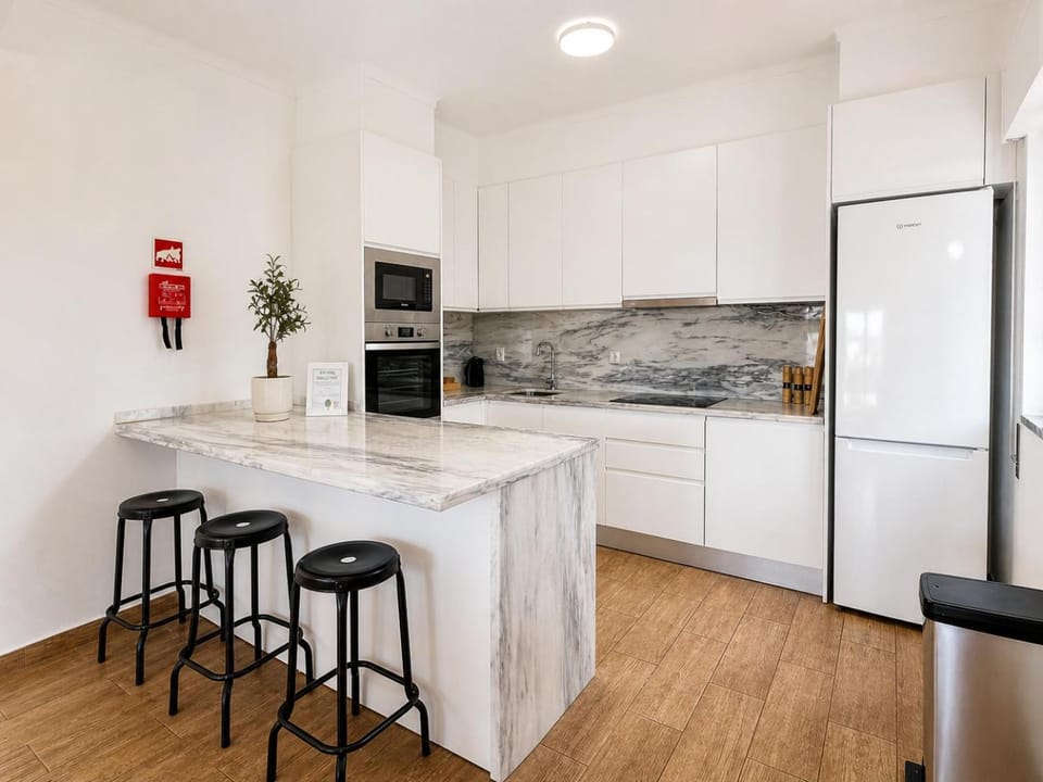 Kitchen or kitchenette, microwave, oven, kitchen, kitchen