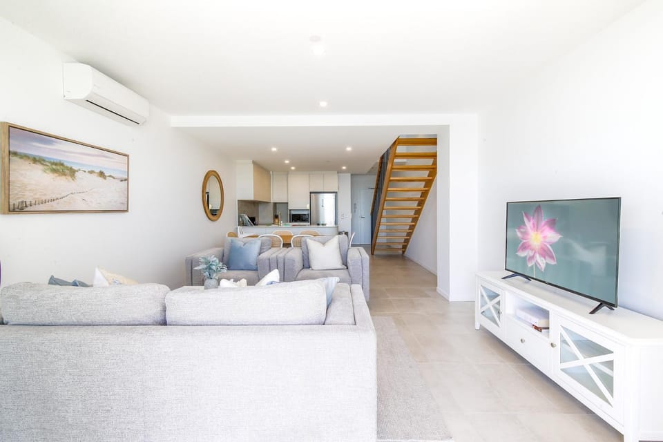 Superb 2-Bed Apartment with Scenic Bay Views Apartment in Batemans Bay