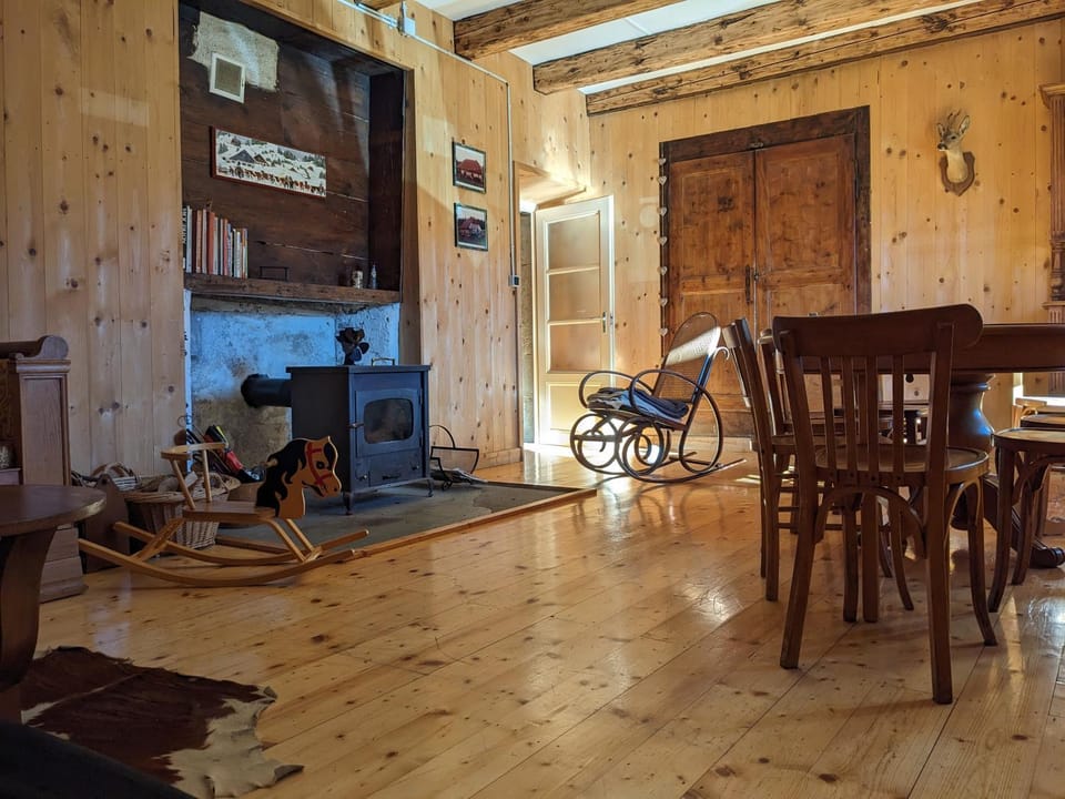 Living room, fireplace
