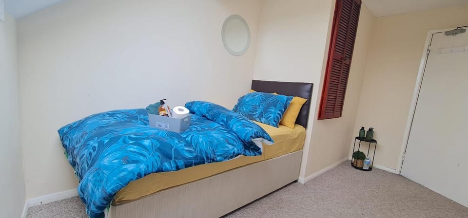 Move inn Estates - Multiple Rooms Bed and Breakfast in Slough
