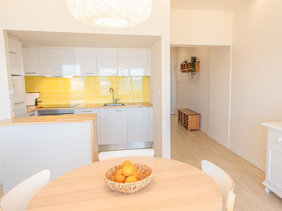 Coffee/tea facilities, kitchen