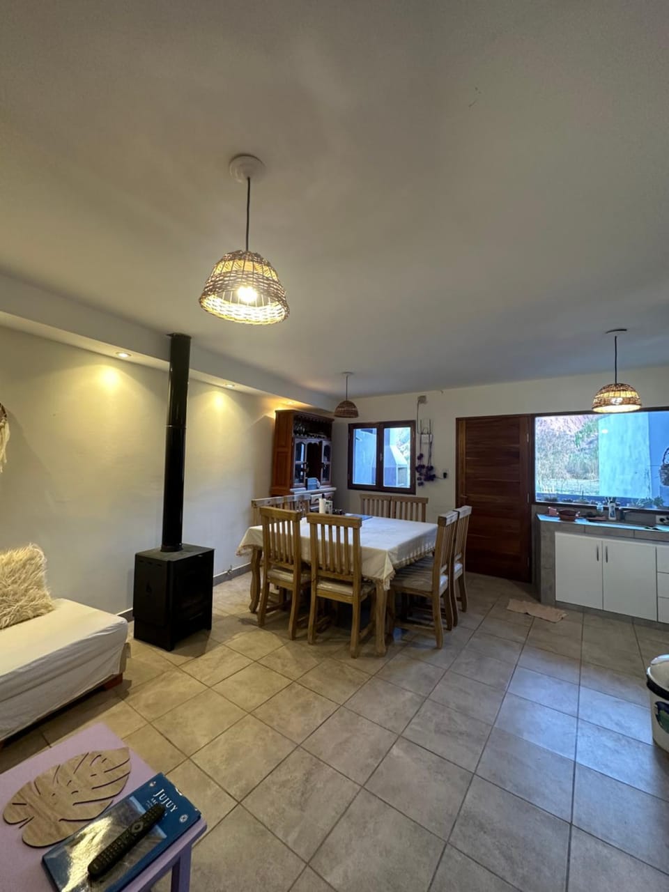 TV and multimedia, Kitchen or kitchenette, Living room, Dining area