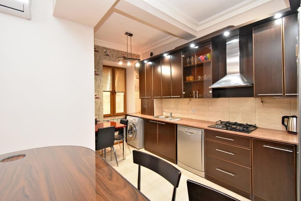 Dining area, minibar, pet friendly, stove