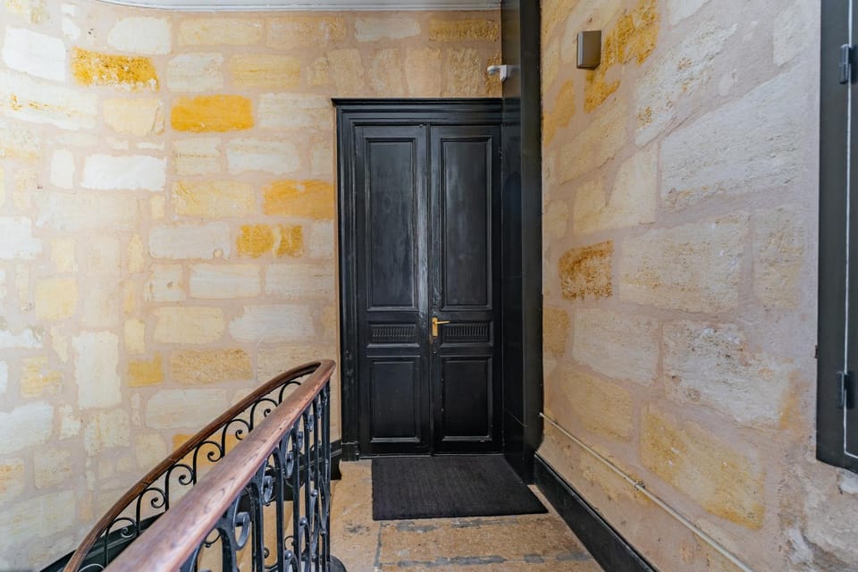 Magnifique Appartement avec climatisation en Hyper Centre de Bordeaux Apartment in Bordeaux