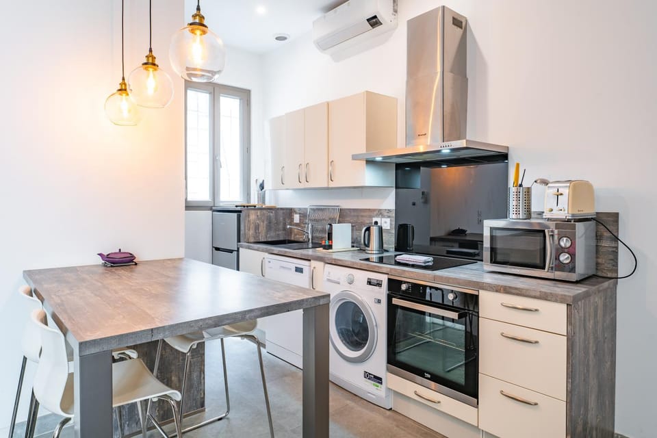 Magnifique Appartement avec climatisation en Hyper Centre de Bordeaux Apartment in Bordeaux