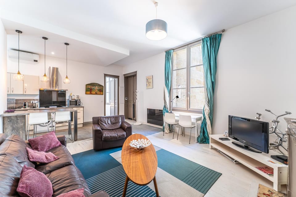 Magnifique Appartement avec climatisation en Hyper Centre de Bordeaux Apartment in Bordeaux