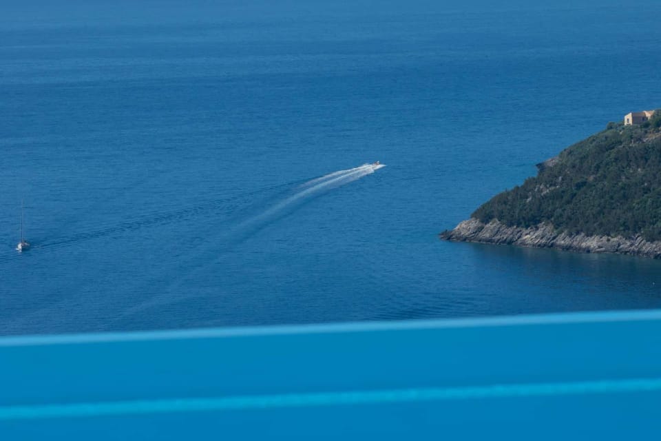 Sea view, Swimming pool