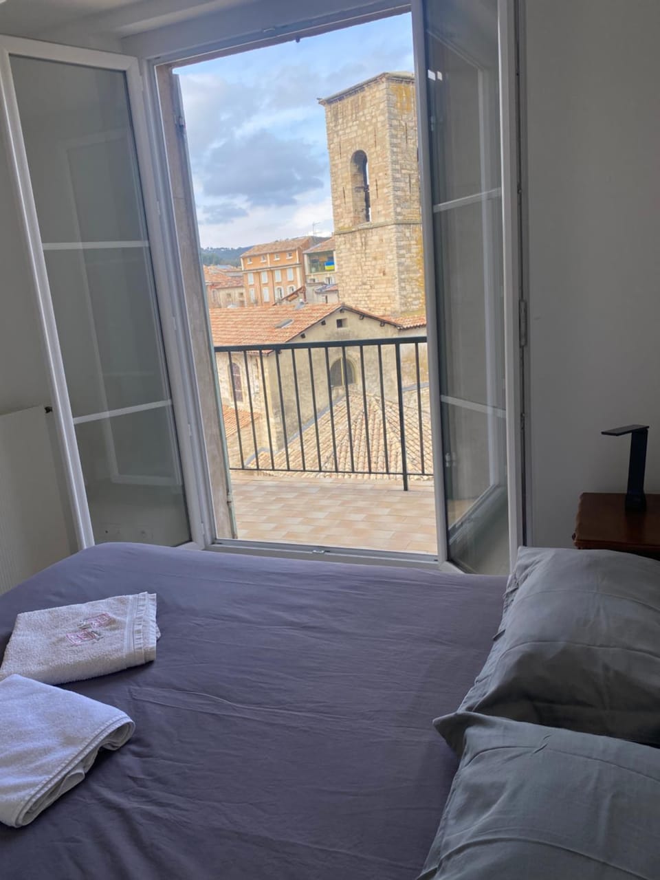 Appartement deux chambres centre historique avec ascenseur et garage Apartment in Manosque