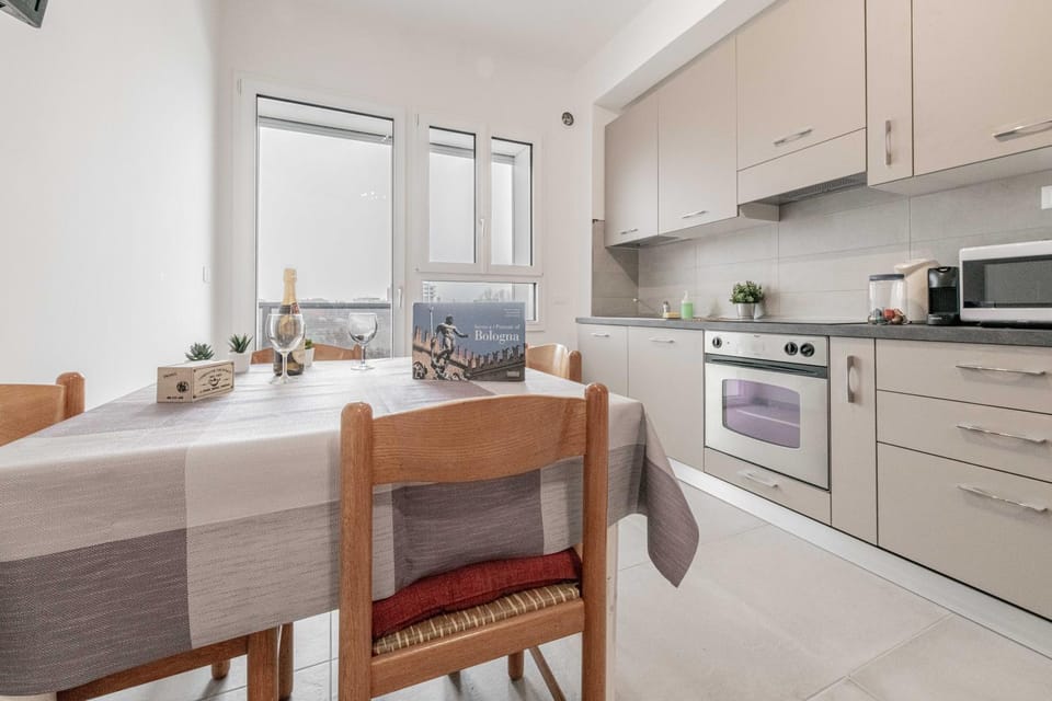 Kitchen or kitchenette, Dining area, minibar, pet friendly, stove