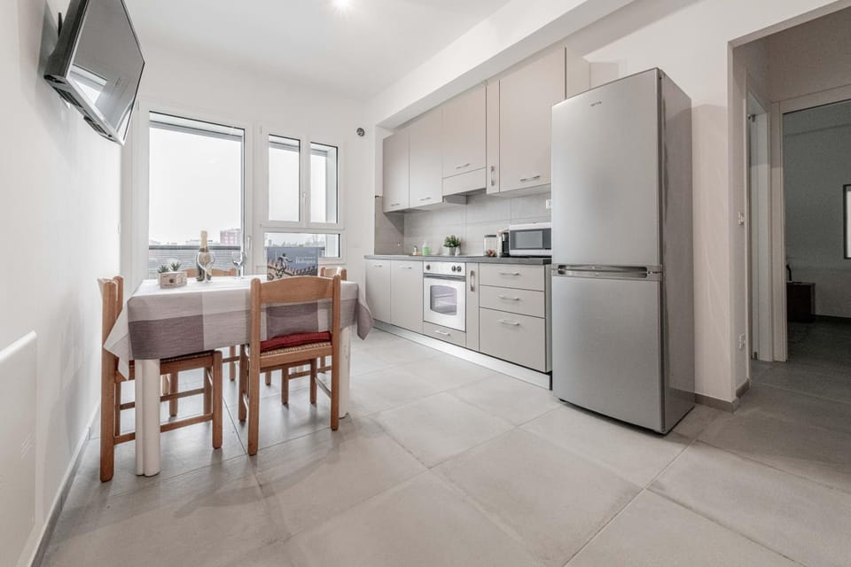 Kitchen or kitchenette, Dining area, minibar, pet friendly, stove