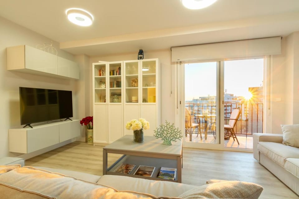 TV and multimedia, View (from property/room), Balcony/Terrace, Living room, Seating area