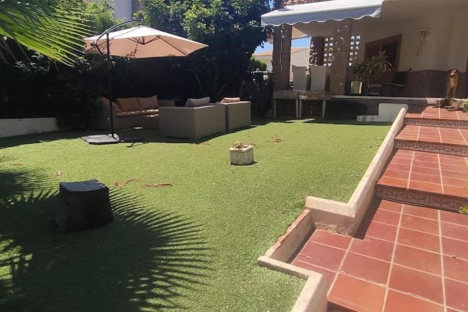 Adosado al lado del Torreón House in Benicàssim