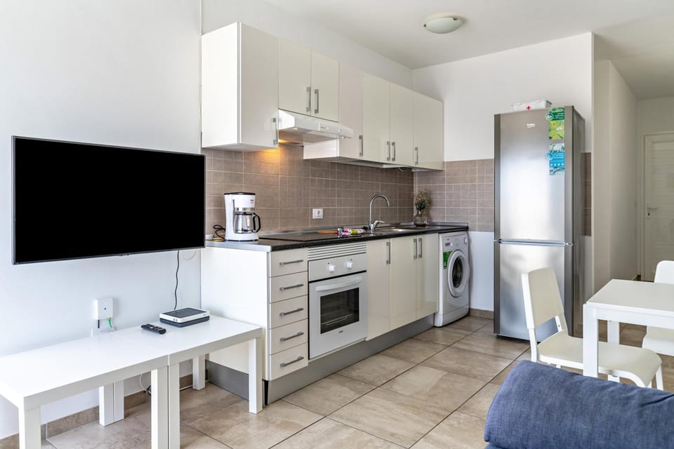 Kitchen or kitchenette, Living room