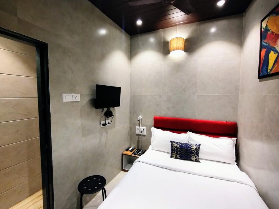 Hotel Eros - Nr Airport T2 Inn in Mumbai