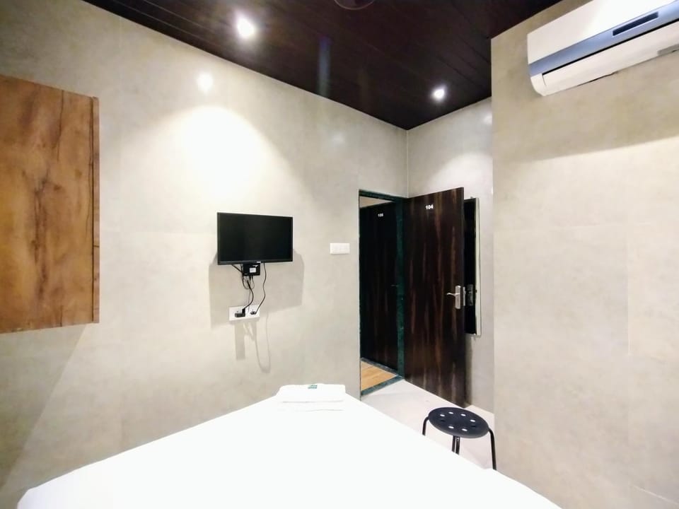 Hotel Eros - Nr Airport T2 Inn in Mumbai