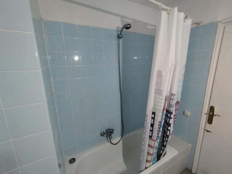 Shower, Bathroom, towels