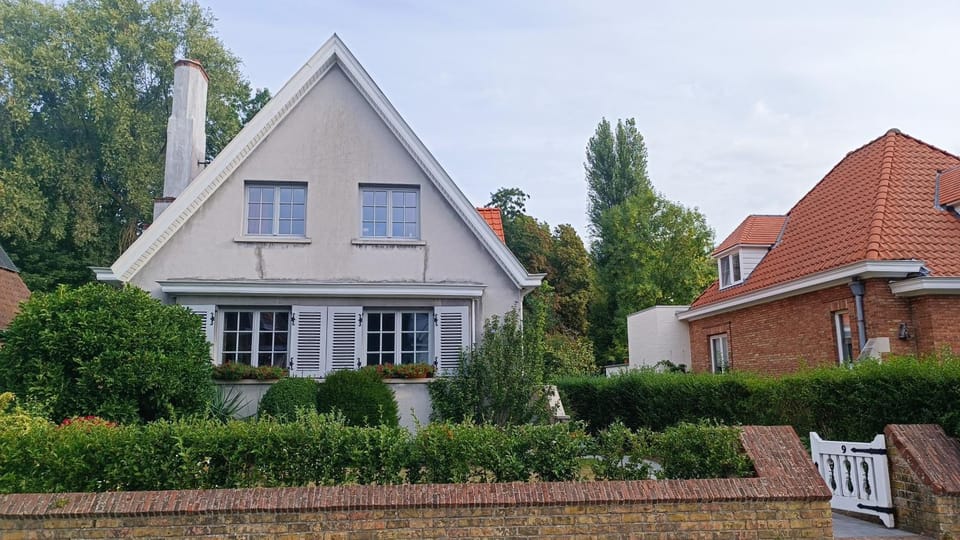 Property building, Garden, Balcony/Terrace