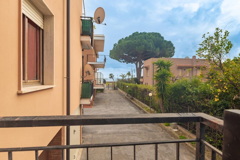 View (from property/room), Balcony/Terrace