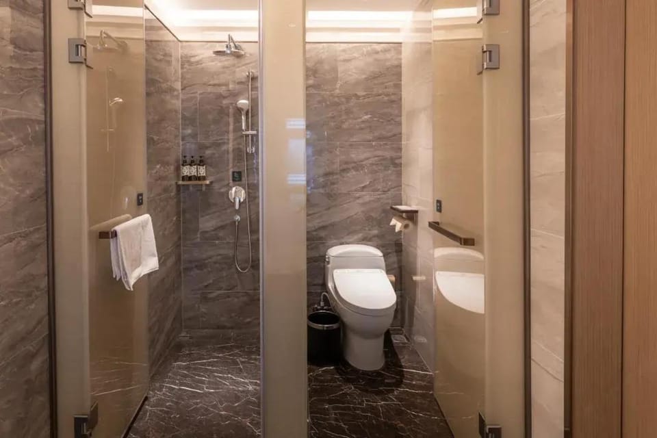 Shower, Toilet, Bathroom