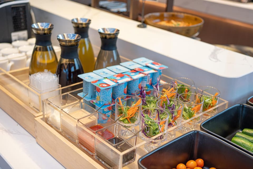 Restaurant/places to eat, Food, Breakfast, Buffet breakfast