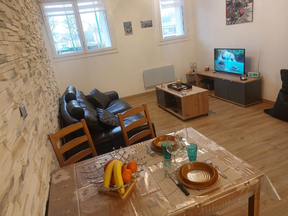 TV and multimedia, Living room, Dining area