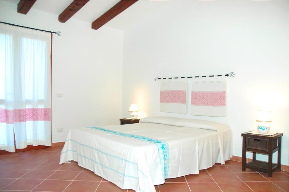 Bouganvillae2 House in Sardinia