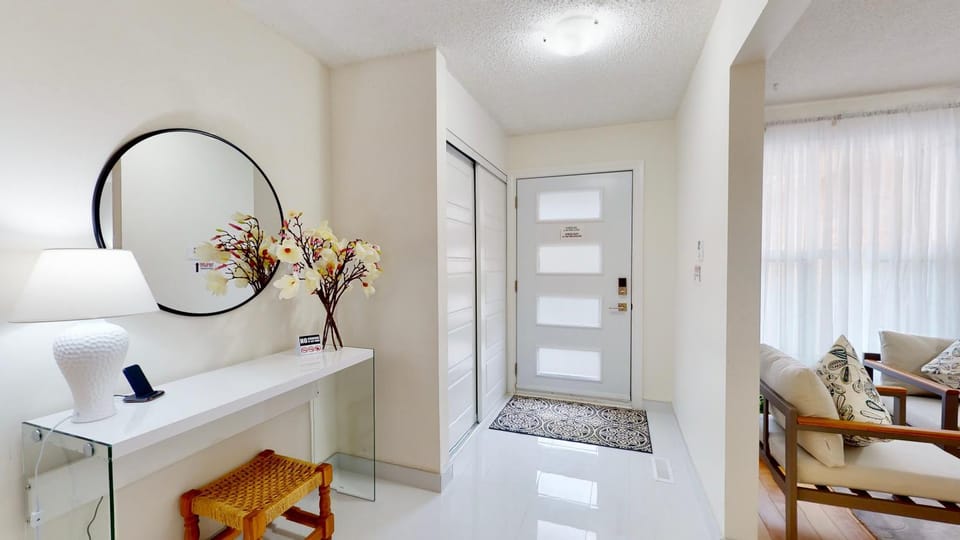 Facade/entrance, Living room