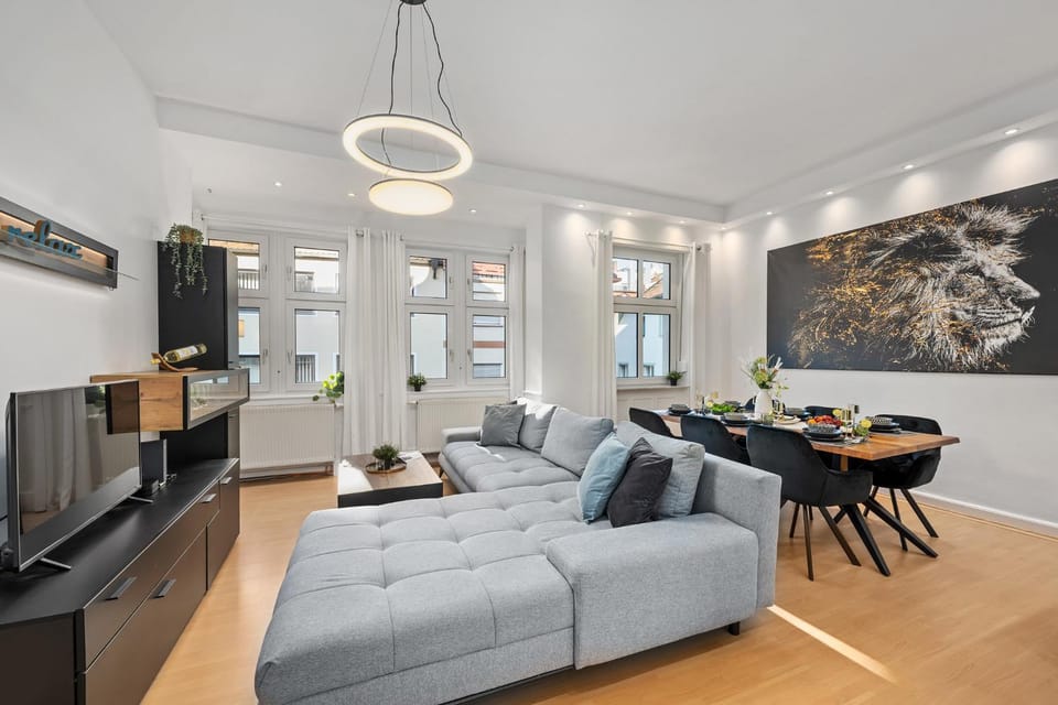 Living room, Dining area