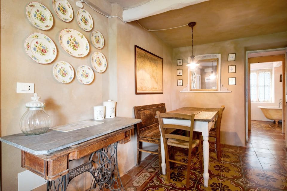 Property building, Kitchen or kitchenette, Living room