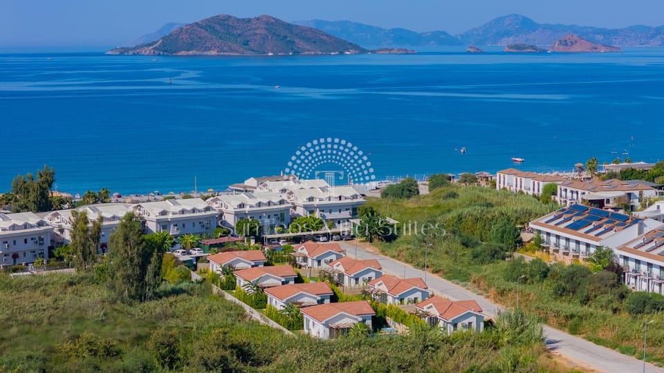 Property building, Nearby landmark, Day, Natural landscape, Bird's eye view, Mountain view, Sea view