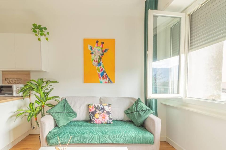 ZenBNB / Safari / 3 Personnes / 5 secondes du Tram Apartment in Annemasse