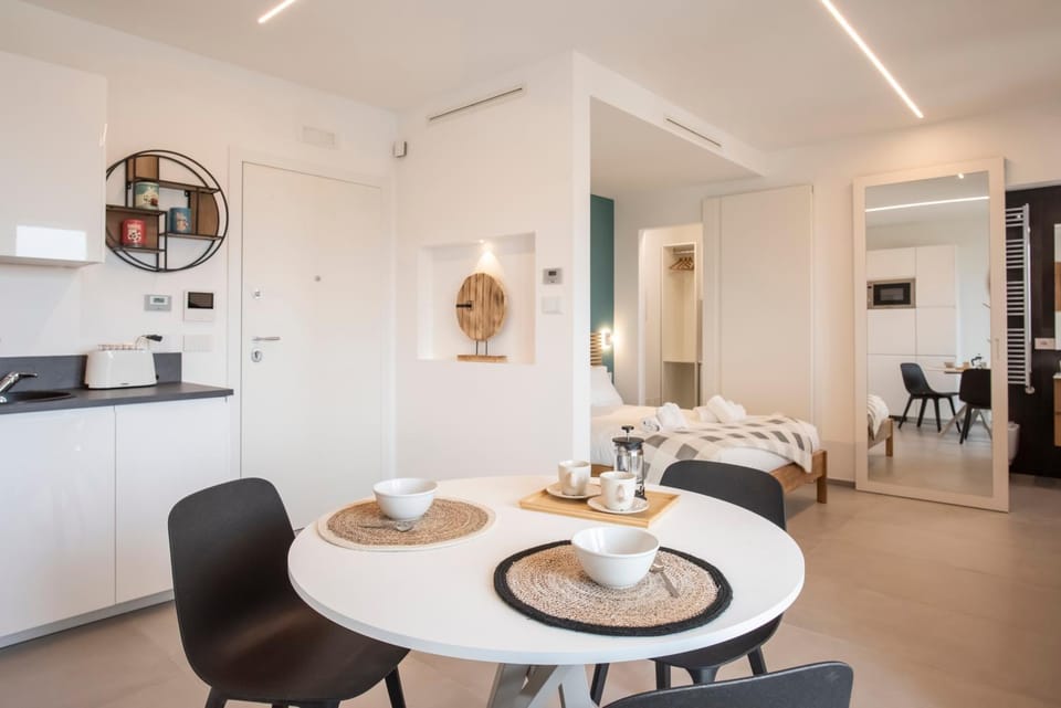 Kitchen or kitchenette, Dining area, toaster