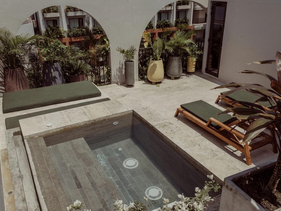 Balcony/Terrace, Swimming pool