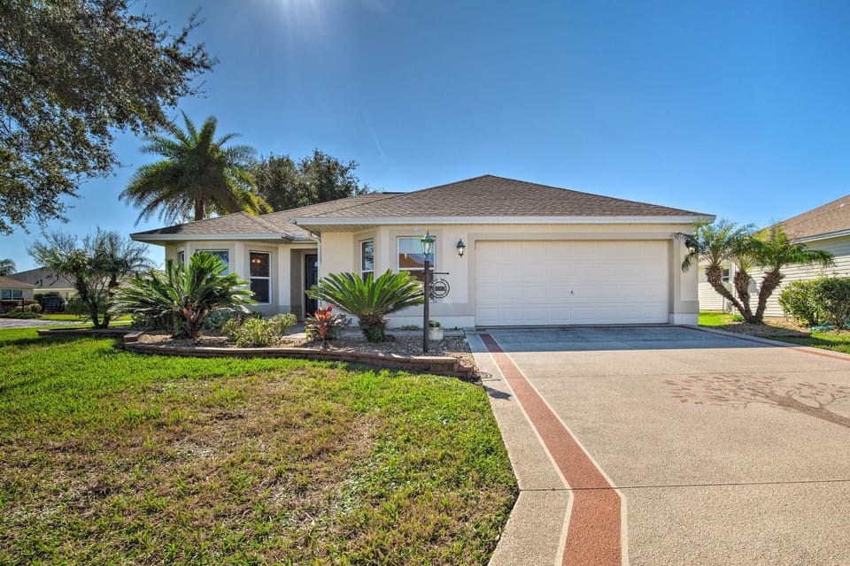 Sunny Home w/ Golf Cart in The Villages! House in The Villages