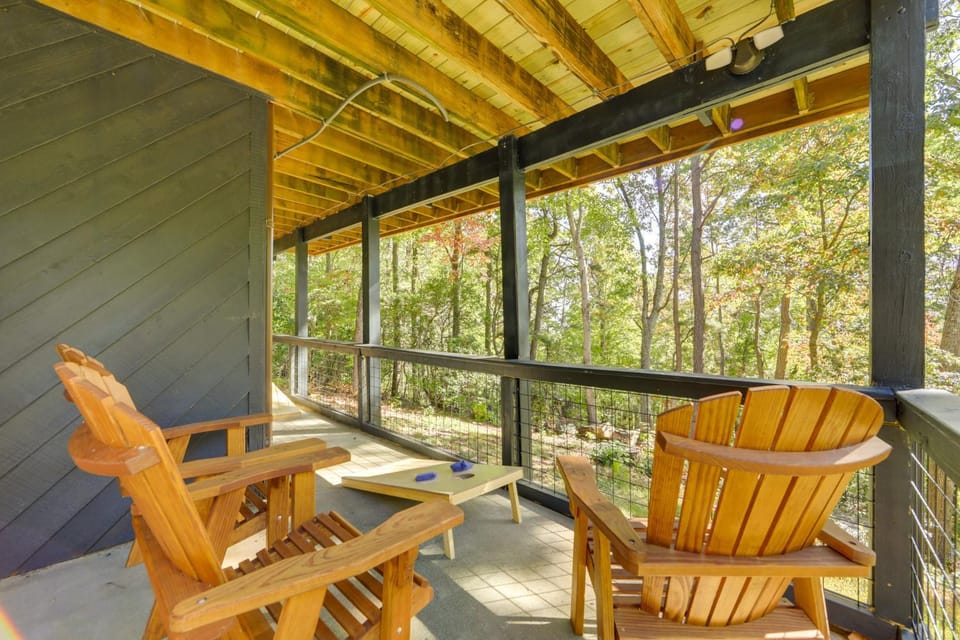 Hot Tub & Pet-Friendly! Gatlinburg Resort Cabin Cabin in Gatlinburg