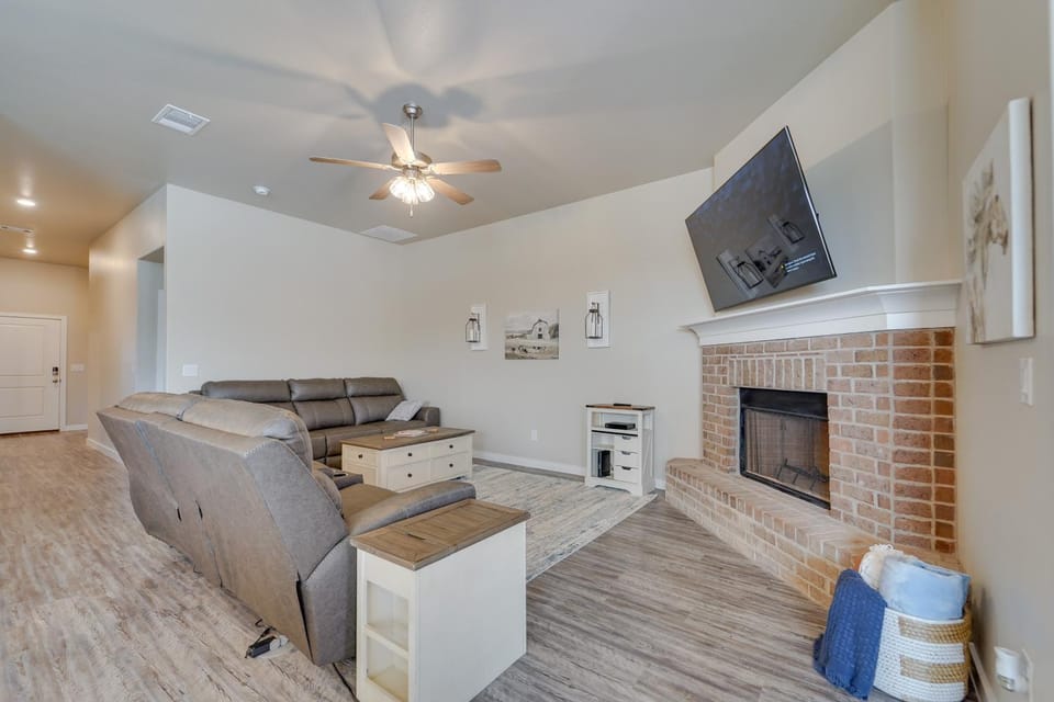 Wolfforth Home w/ Yard ~ 14 Mi to Lubbock House in Lubbock