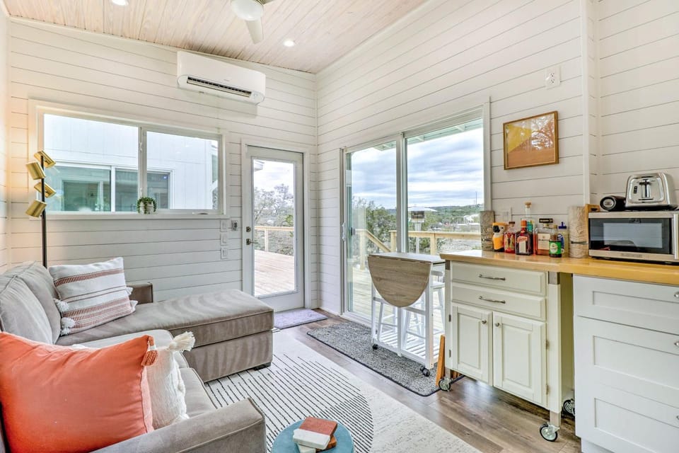 Updated Texas Tiny Home Rental on Lake Travis House in Lake Travis