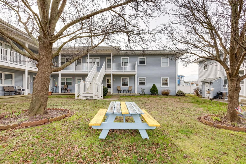 Walk to Bay & Ocean City Beach! 'English Condo' House in Ocean City