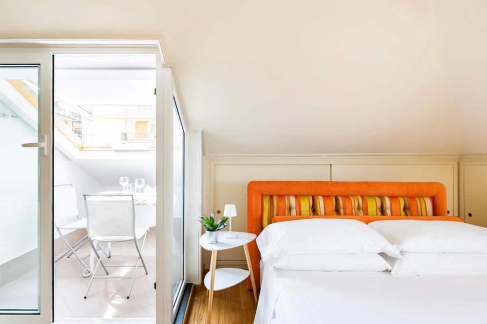 Bed, Photo of the whole room, Bedroom, towels, air conditioner